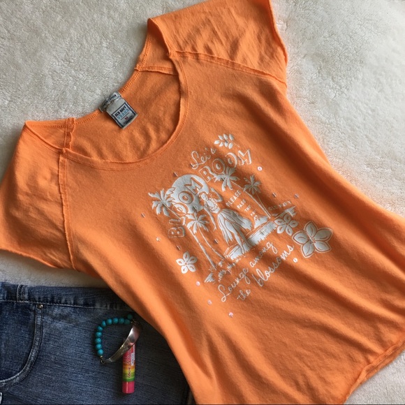 {OLD NAVY} Hula Girl Embellished Graphic Print Tee - Picture 8 of 8